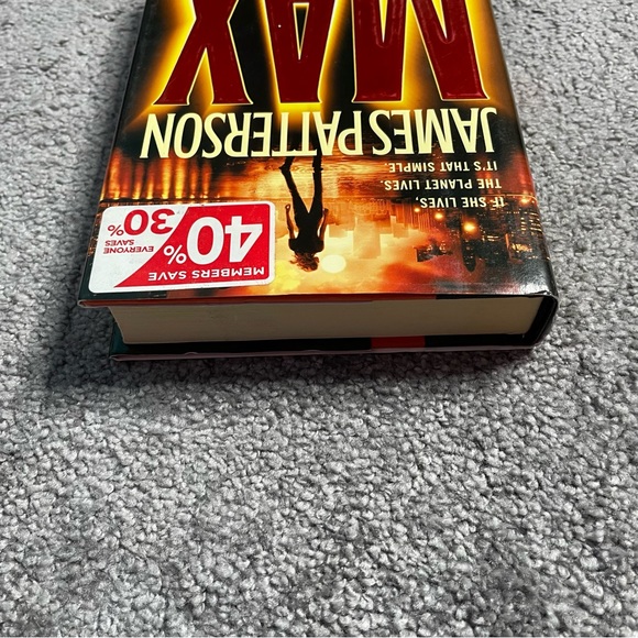 Maximum Ride Series Max by James Patterson, 2009, Hardcover LIKE NEW - Picture 5 of 7